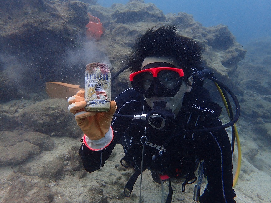 水中ゴミ拾い